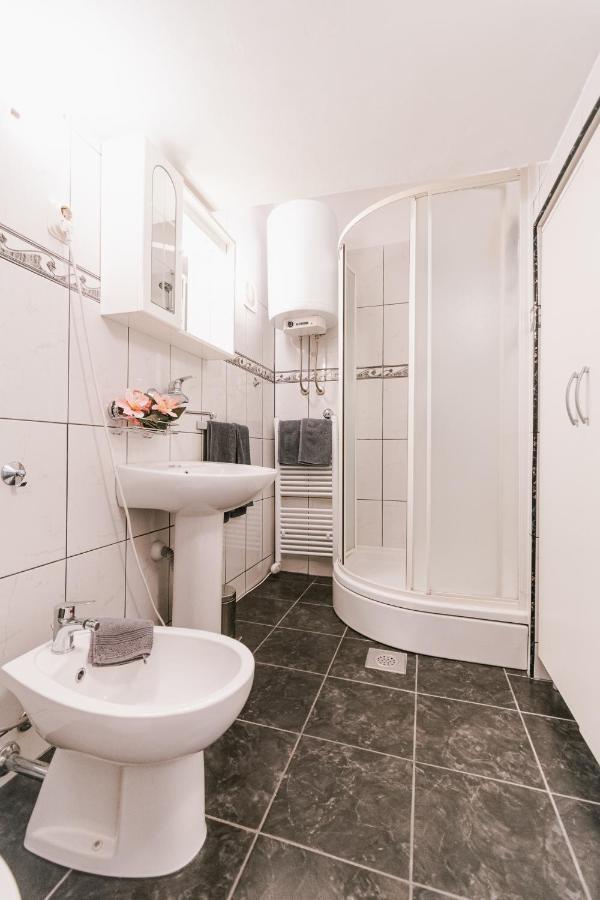 Arya Apartment Šibenik Esterno foto